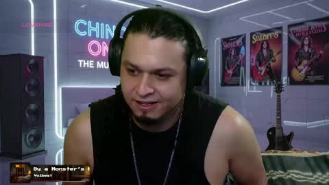 Snapshot of chinoroz chatting on 6, 10, 2025 Enrique online show from 6, 10, 2025