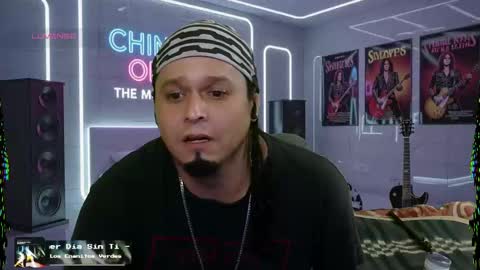 Snapshot of chinoroz chatting on 9, 10, 2025 Enrique online show from 9, 10, 2025