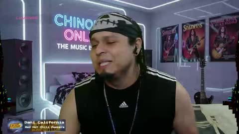 Snapshot of chinoroz chatting on 19, 10, 2025 Enrique online show from 19, 10, 2025