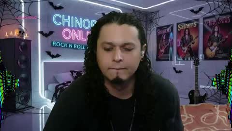 Snapshot of chinoroz chatting on 26, 10, 2025 Enrique online show from 26, 10, 2025