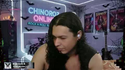 Snapshot of chinoroz chatting on 28, 10, 2025 Enrique online show from 28, 10, 2025