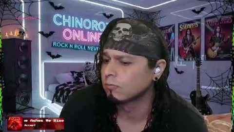 Snapshot of chinoroz chatting on 29, 10, 2025 Enrique online show from 29, 10, 2025