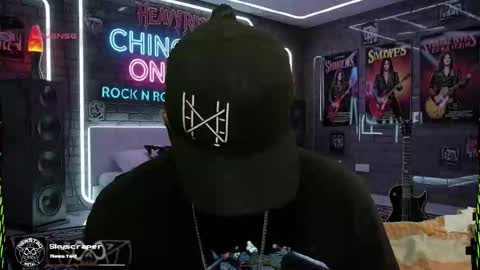 Snapshot of chinoroz chatting on 27, 11, 2025 Enrique online show from 27, 11, 2025