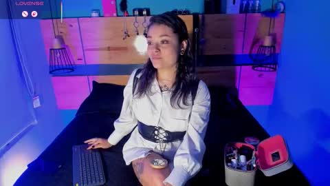 Chloeallennn  online show from 12, 3, 2026