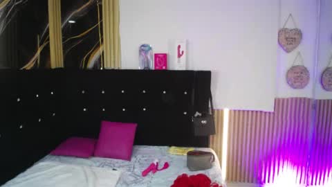 Chloe  online show from 6, 4, 2026