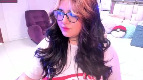 Snapshot of chloe_bonnet chatting on 7, 12, 2024 chloe bonnet Connection Monday to Saturday 3 pm Chicago INDEPENDENT MODEL . online show from 7, 12, 2024