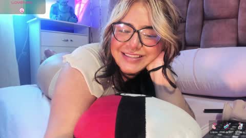 Snapshot of chloe_bonnet chatting on 11, 1, 2025 chloe bonnet Connection Monday to Saturday 3 pm Chicago INDEPENDENT MODEL . online show from 11, 1, 2025