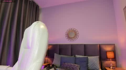 Snapshot of chloe_fischer chatting on 7, 7, 2026 Chloe online show from 7, 7, 2026