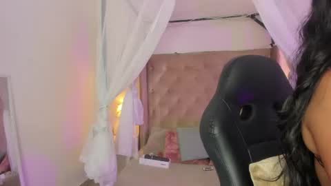 Snapshot of chloe_fischer chatting on 28, 7, 2026 Chloe online show from 28, 7, 2026