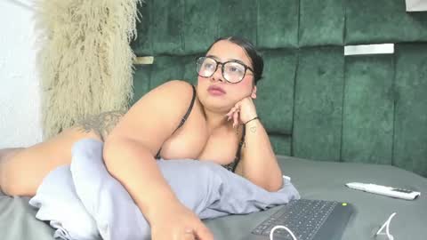 Snapshot of chloe_jackson25 chatting on 1, 7, 2026 Chloe online show from 1, 7, 2026