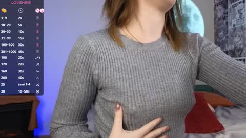 Snapshot of chloe_jeense chatting on 5, 2, 2025 Chloe online show from 5, 2, 2025