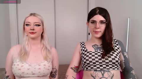 Chloe Levine online show from 16, 11, 2025