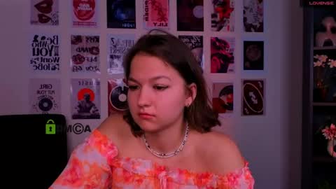Snapshot of chloe_ley chatting on 11, 7, 2026 chloe_ley online show from 11, 7, 2026