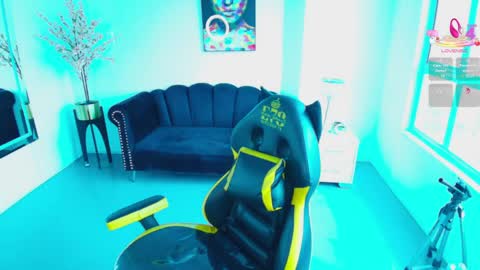 Chloe  online show from 10, 4, 2026