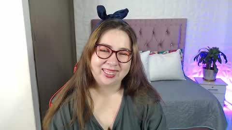 Snapshot of chloe_prg chatting on 22, 2, 2025 chloe_prg online show from 22, 2, 2025