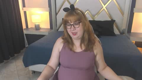 chloe_prg online show from 17, 12, 2025