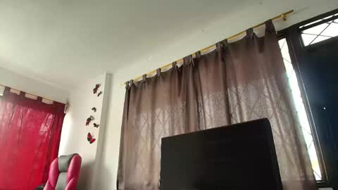 Snapshot of chloe_swarts chatting on 2, 11, 2025 Lulu online show from 2, 11, 2025