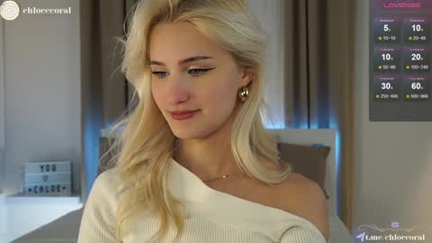 Snapshot of chloecoral chatting on 5, 1, 2025 ChloeCoral online show from 5, 1, 2025