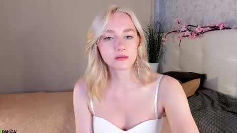 Chloe Deccker online show from 24, 6, 2026