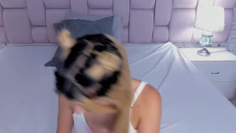 ChloeeLaurent online show from 18, 10, 2025