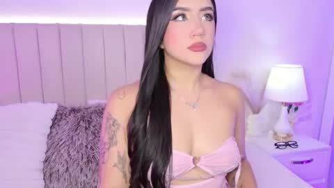 Snapshot of chloehall1 chatting on 16, 6, 2026 Chloe Hall online show from 16, 6, 2026