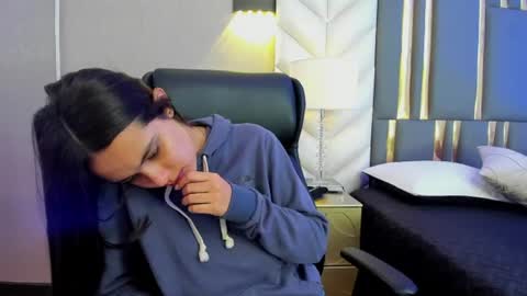 Snapshot of chloeharper_ chatting on 24, 6, 2026 Chloe Harper online show from 24, 6, 2026