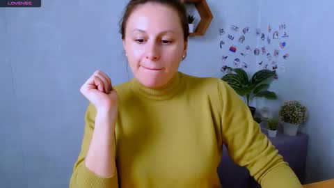 Snapshot of chloejill_ chatting on 14, 10, 2025 Chloe online show from 14, 10, 2025