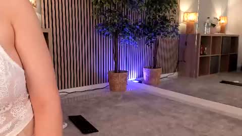 Chloe online show from 22, 6, 2026