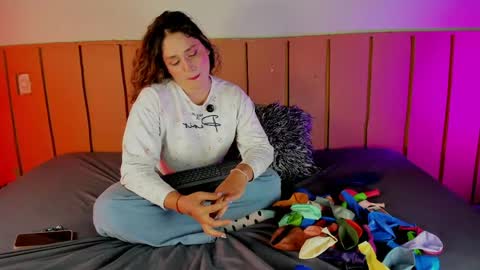 chloemonet_ online show from 2, 6, 2026