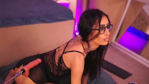 Chlo online show from 18, 12, 2025