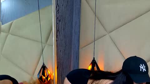 Chloe Vee online show from 28, 11, 2025