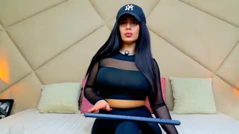 Chloe Vee online show from 27, 3, 2026