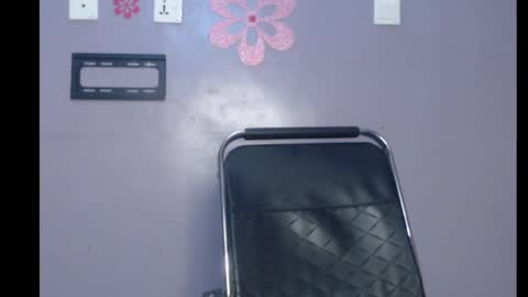 ESTHER online show from 18, 2, 2025