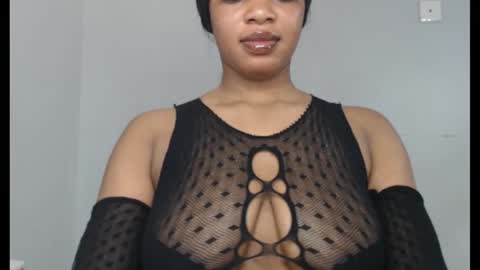 ESTHER online show from 6, 10, 2025