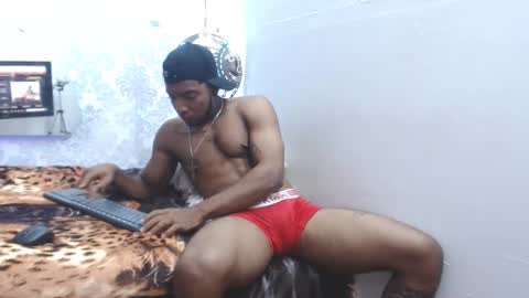 Snapshot of choco_hornyx18 chatting on 4, 10, 2025 Choco online show from 4, 10, 2025