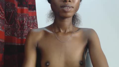 Snapshot of choco_petitqueen chatting on 13, 12, 2024 choco_petitqueen online show from 13, 12, 2024