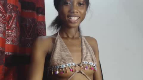 Snapshot of choco_petitqueen chatting on 26, 12, 2024 choco_petitqueen online show from 26, 12, 2024