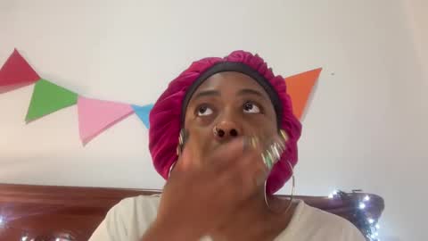 Snapshot of chocolatecakequeen chatting on 11, 11, 2025 ChocolateCakeQueen online show from 11, 11, 2025