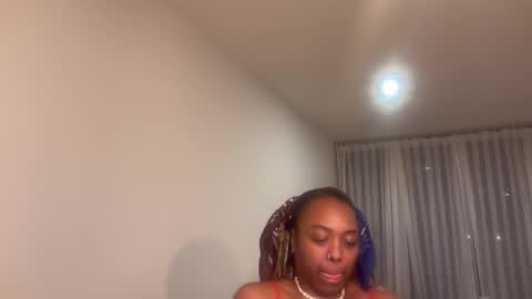 Snapshot of chocolatecakequeen chatting on 3, 12, 2025 ChocolateCakeQueen online show from 3, 12, 2025