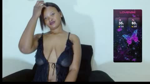 Snapshot of chocolatemilkebony chatting on 19, 9, 2025 chocolatemilkebony online show from 19, 9, 2025