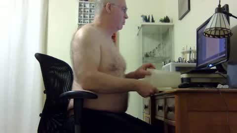 Snapshot of chris2002b chatting on 2, 3, 2025 chris2002b online show from 2, 3, 2025