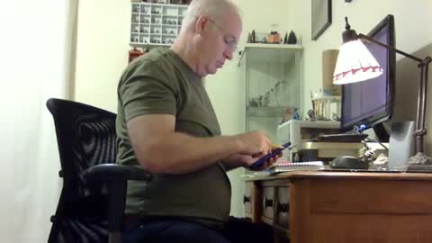 Snapshot of chris2002b chatting on 27, 9, 2025 chris2002b online show from 27, 9, 2025