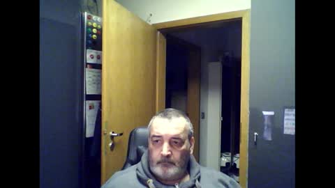 Snapshot of chris250268 chatting on 16, 1, 2025 Chris online show from 16, 1, 2025