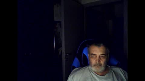 Snapshot of chris250268 chatting on 19, 10, 2025 Chris online show from 19, 10, 2025