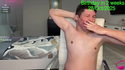 Snapshot of chris___evanss chatting on 5, 10, 2025 Chris Evens online show from 5, 10, 2025