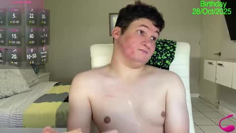 Snapshot of chris___evanss chatting on 27, 10, 2025 Chris Evens online show from 27, 10, 2025