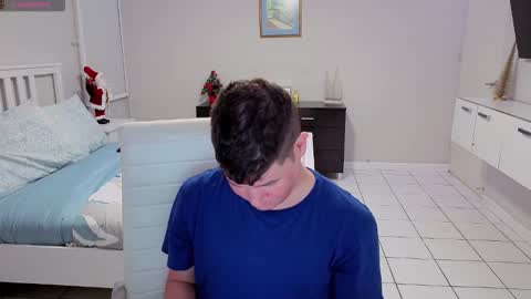 Snapshot of chris___evanss chatting on 2, 12, 2025 Chris Evens online show from 2, 12, 2025