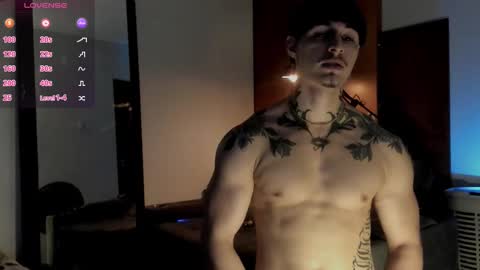 Snapshot of chris_angel01 chatting on 13, 11, 2025 chris_angel01 online show from 13, 11, 2025