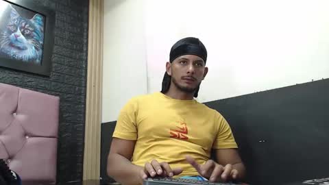 Snapshot of chris_dick2 chatting on 18, 10, 2025 chris_dick2 online show from 18, 10, 2025