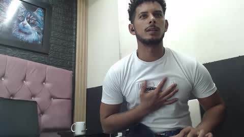 Snapshot of chris_dick2 chatting on 23, 10, 2025 chris_dick2 online show from 23, 10, 2025